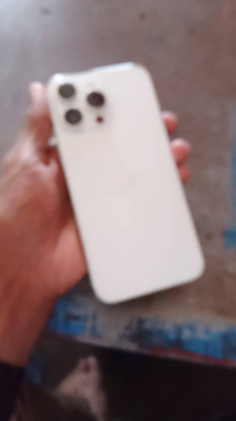 Apple iPhone 14 Pro Max 3