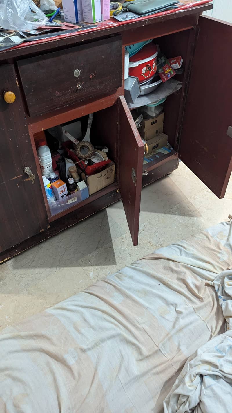 Cabinet 2