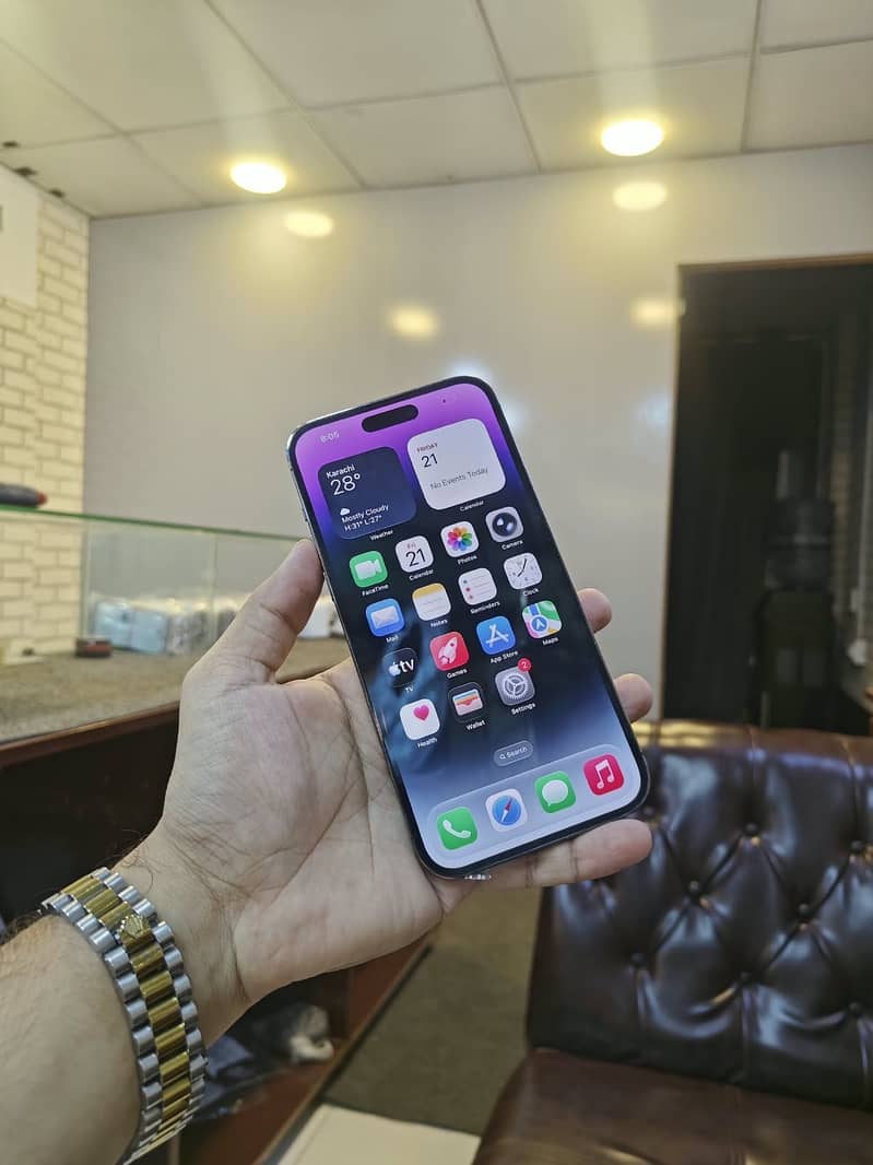 Apple iPhone 14 Pro Max 1