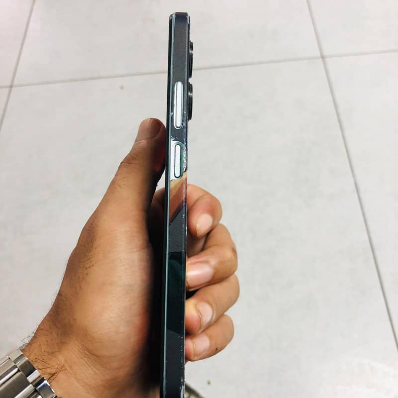 Realme C33 6