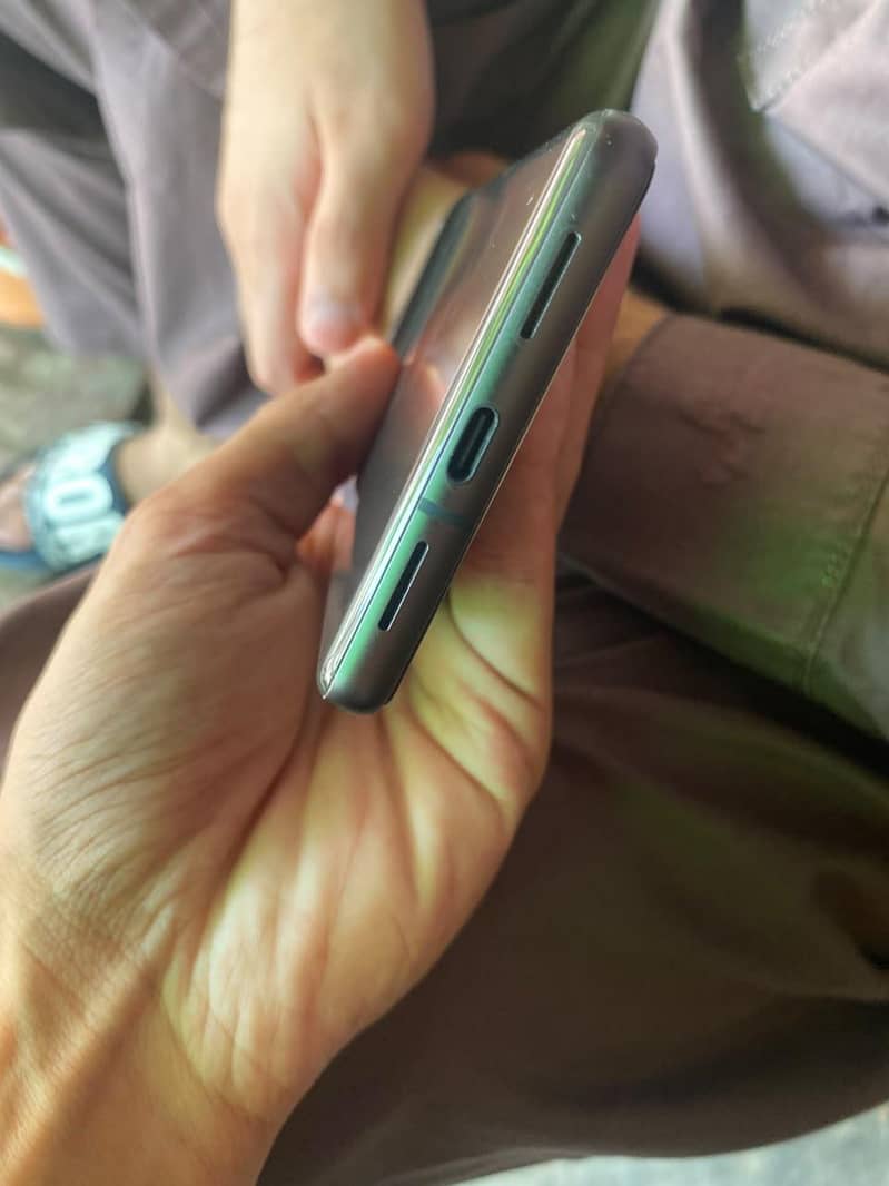 Google Pixel 7 4