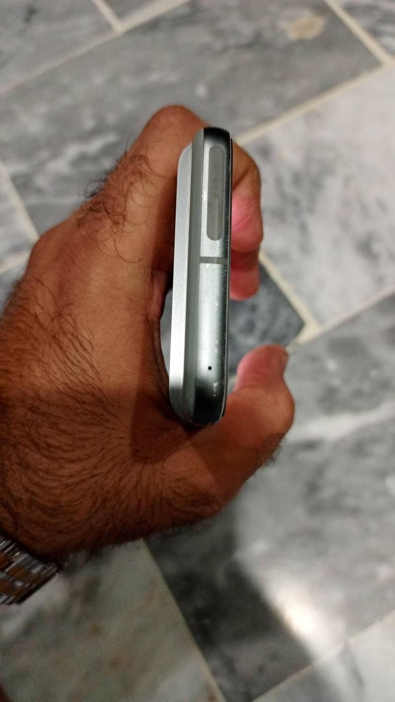 Google Pixel 8 3
