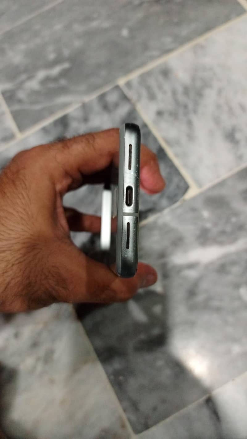 Google Pixel 8 5