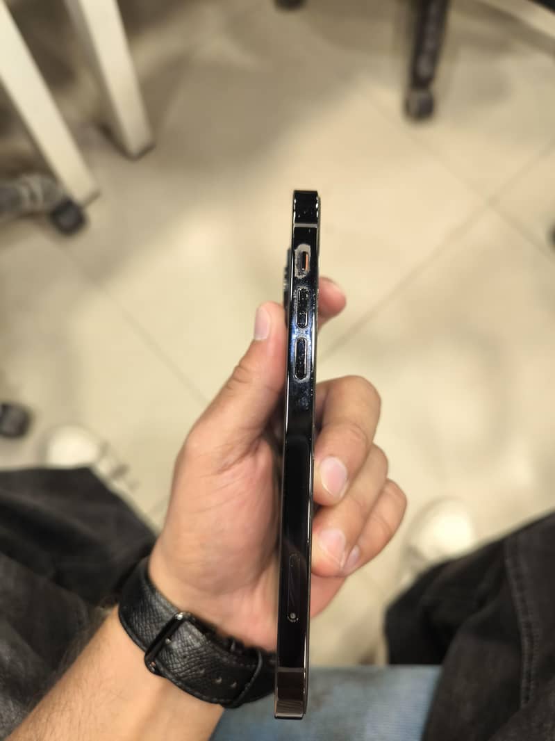 Apple iPhone 12 Pro 1