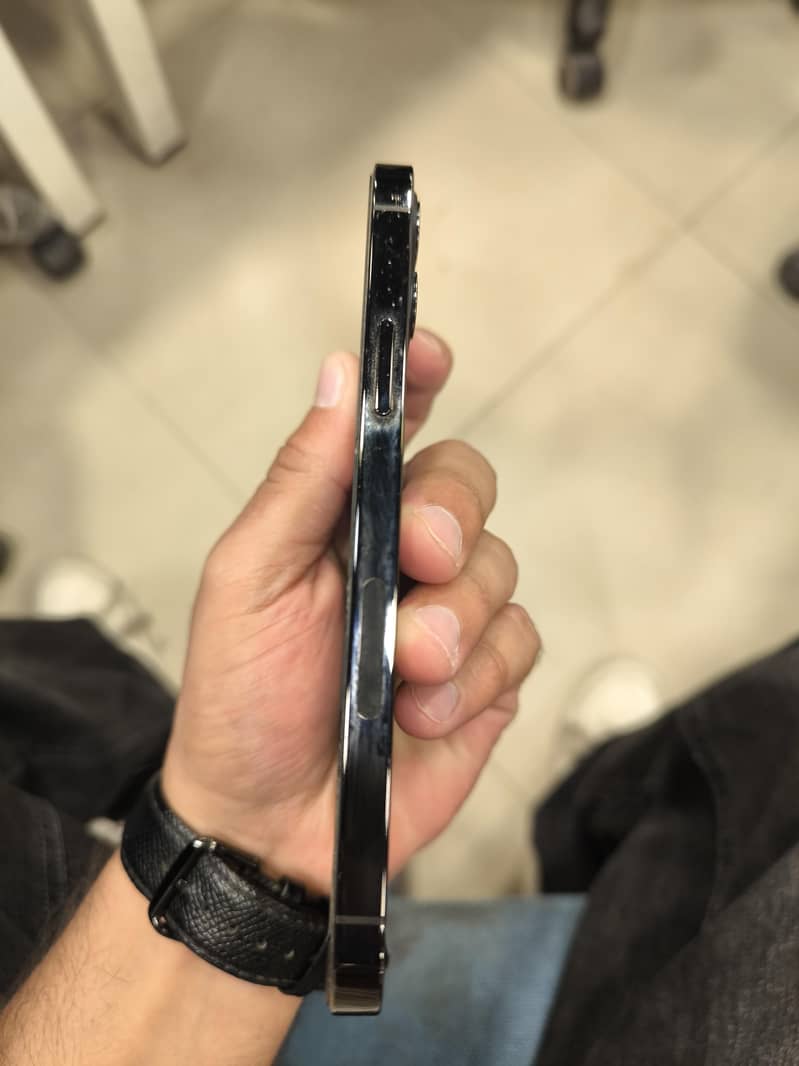 Apple iPhone 12 Pro 2