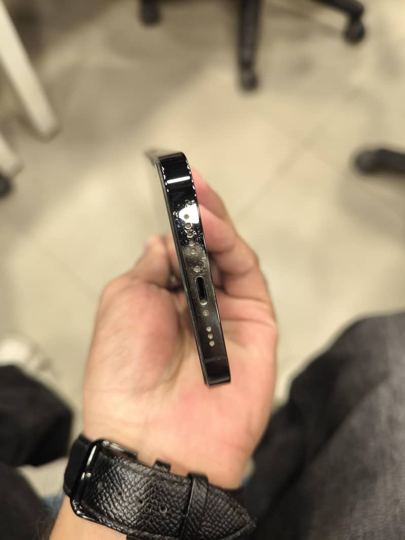 Apple iPhone 12 Pro 4