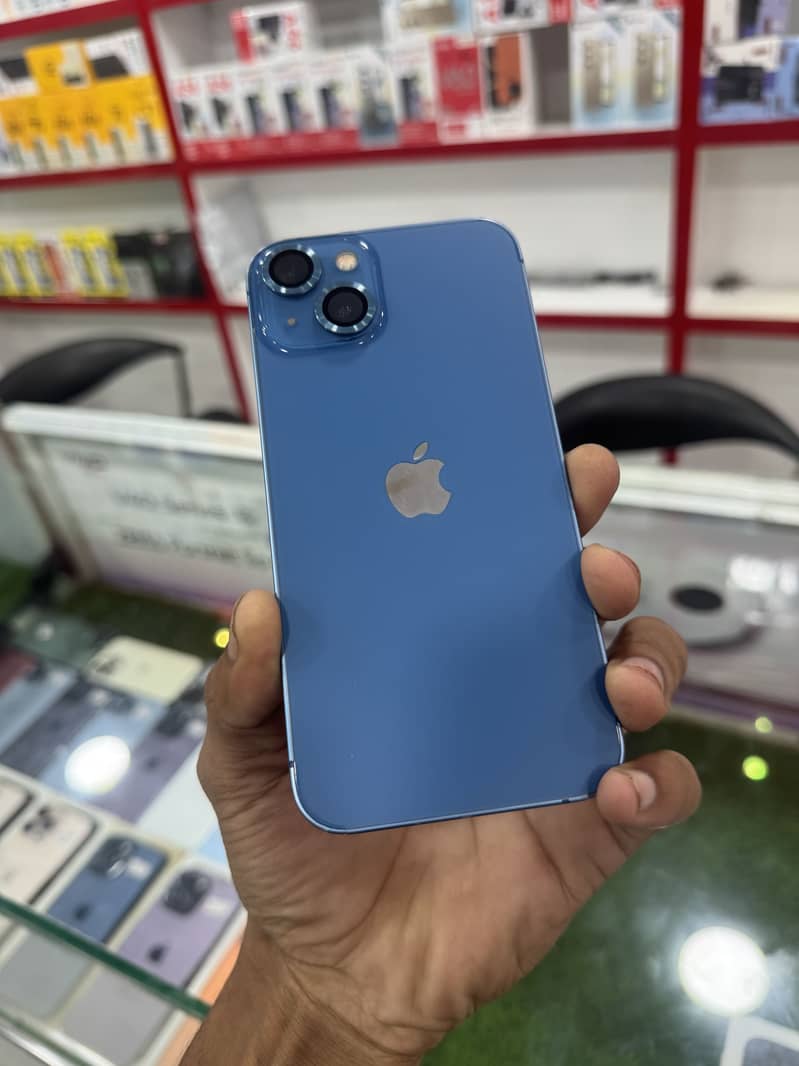 Apple iPhone 13 0