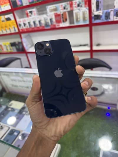 Apple iPhone 13