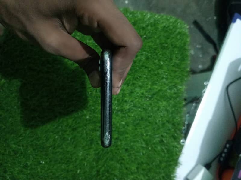 Apple iPhone X 4