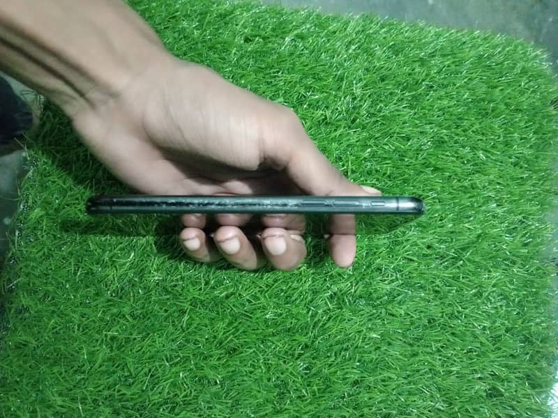 Apple iPhone X 5