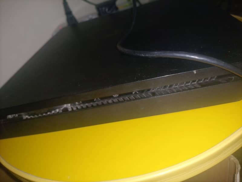Ps4 slim 1