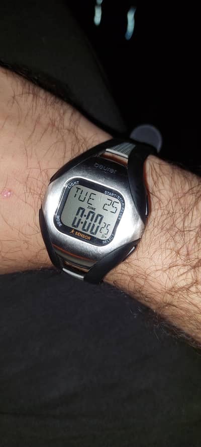 beurer PM 18 wrist watch