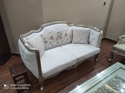Premium Royal Sofa Set with Center Table – condition new