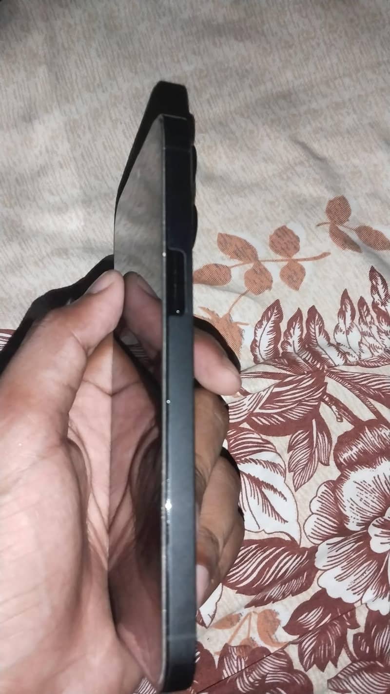 Apple iPhone 14 Pro Max 3
