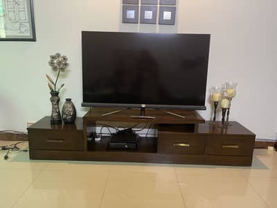 Tv trolley with 3 drawers length around 7ft width 1.5ft