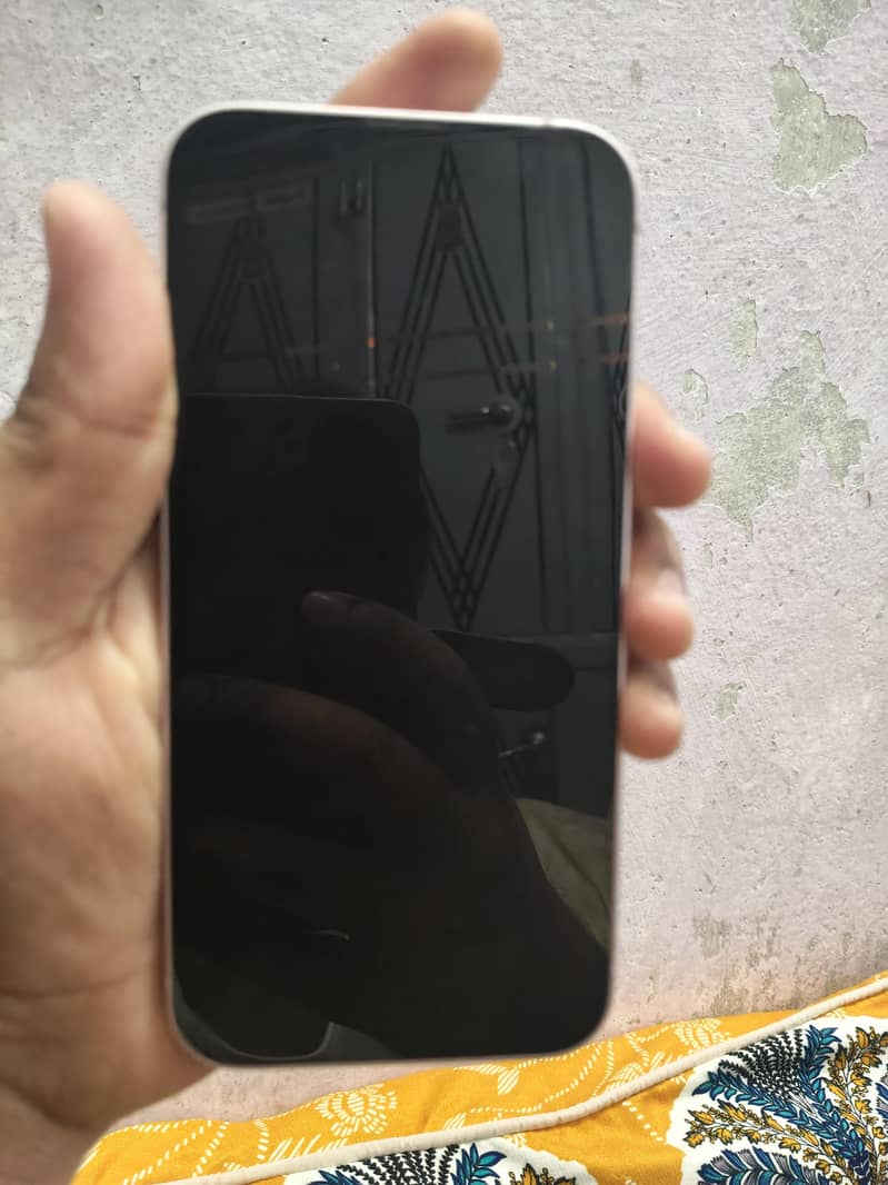 Apple iPhone 13 1