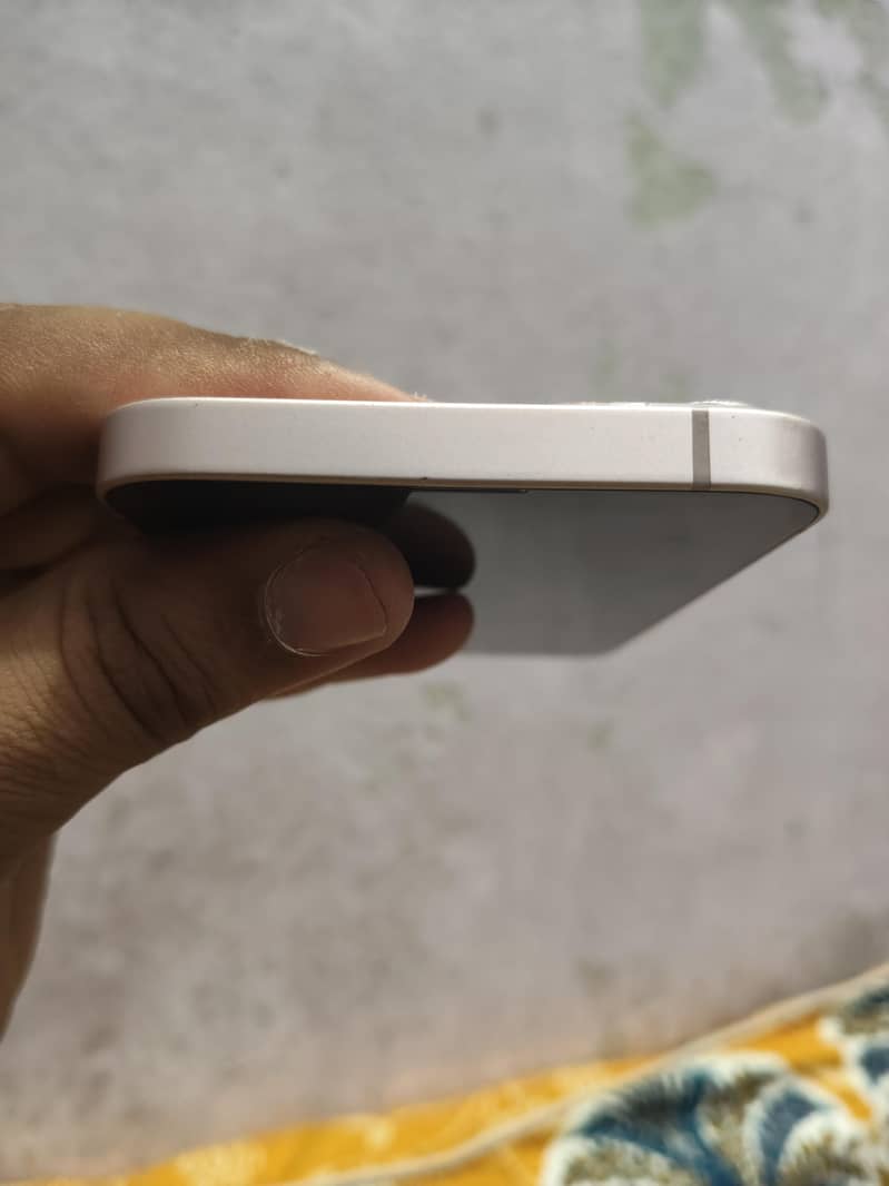 Apple iPhone 13 3