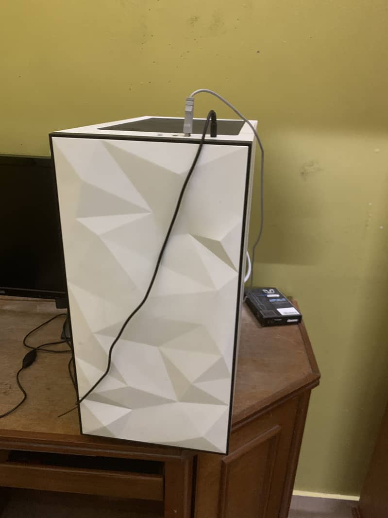 Good condition pc available 1