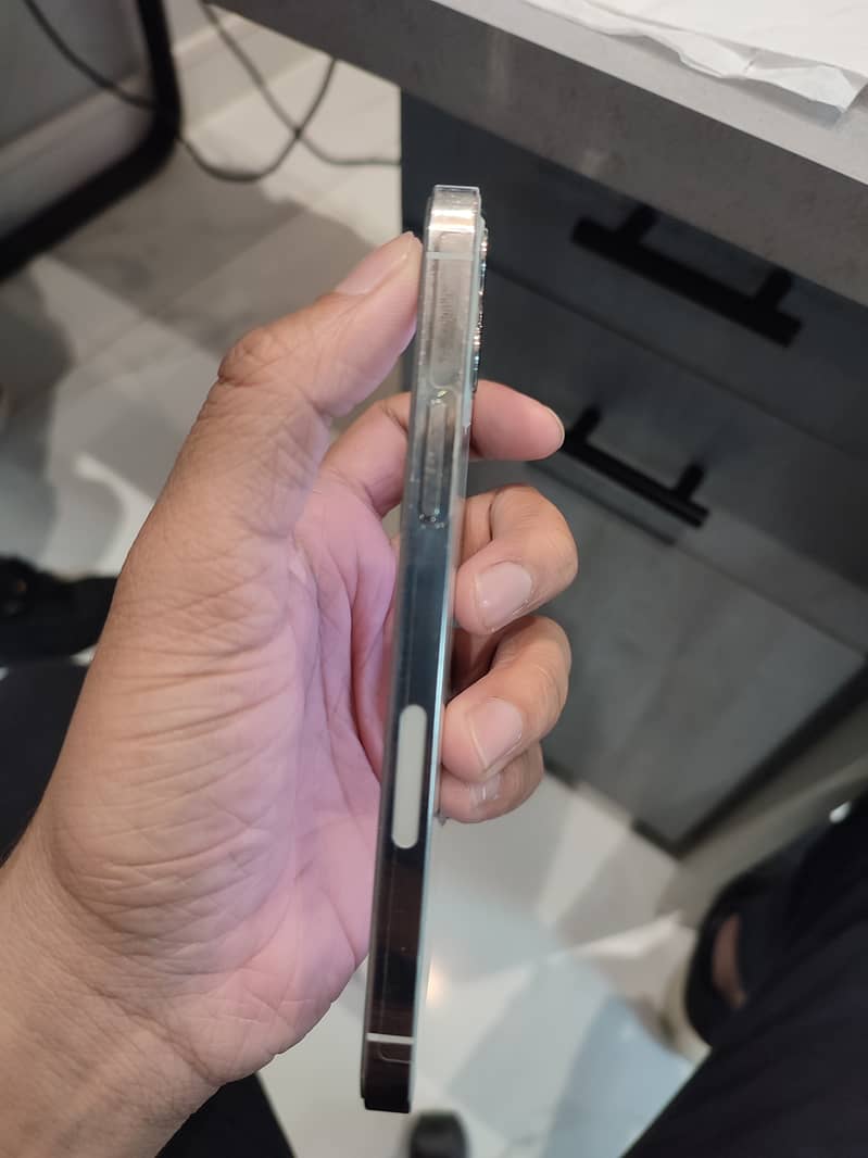 Apple iPhone 12 Pro 3