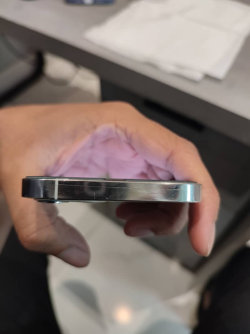 Apple iPhone 12 Pro 4