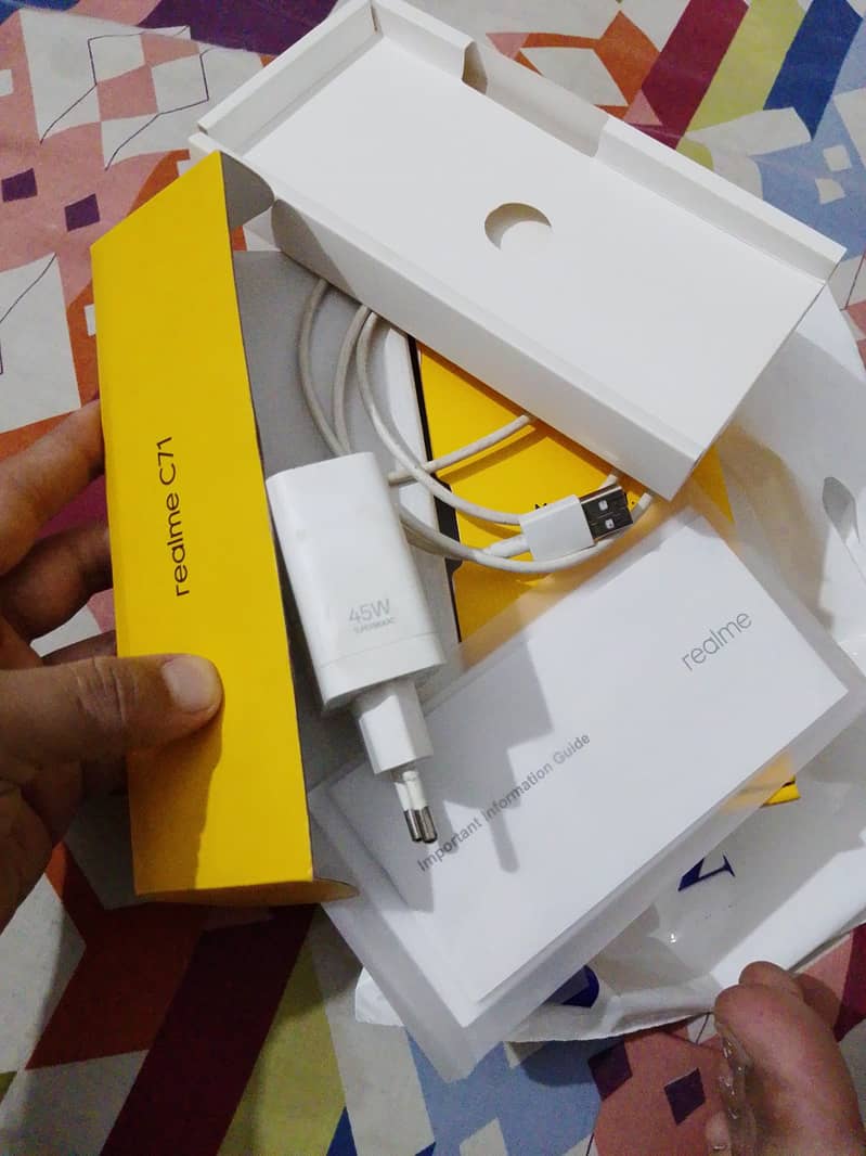 Realme C71 3