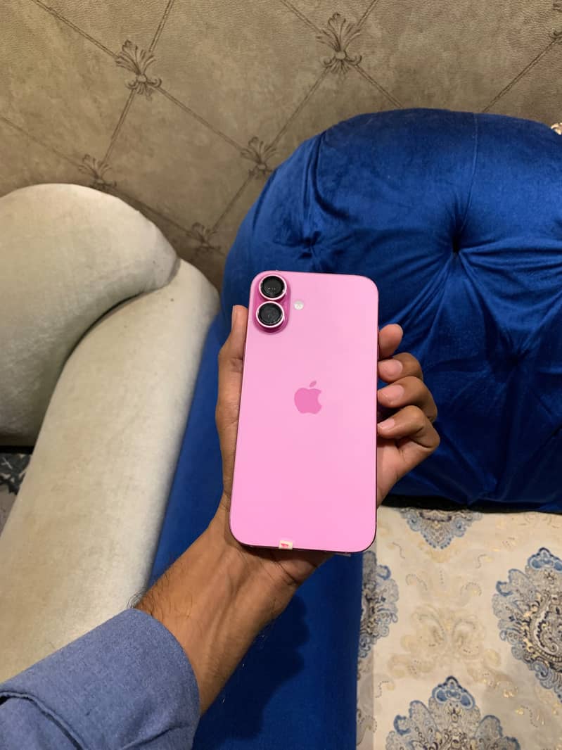 Apple iPhone 16 Plus 0