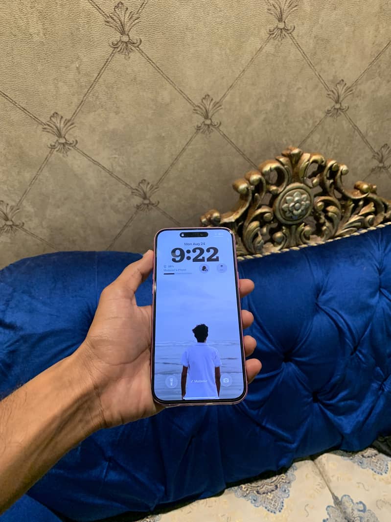 Apple iPhone 16 Plus 1