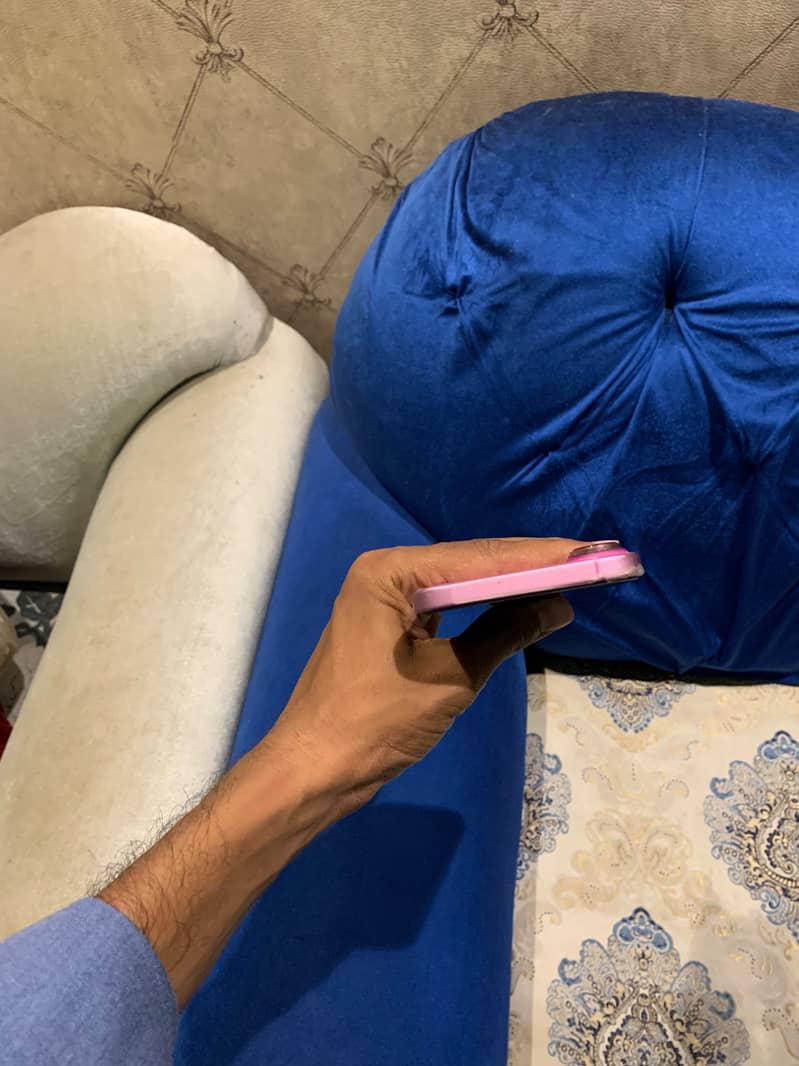 Apple iPhone 16 Plus 4