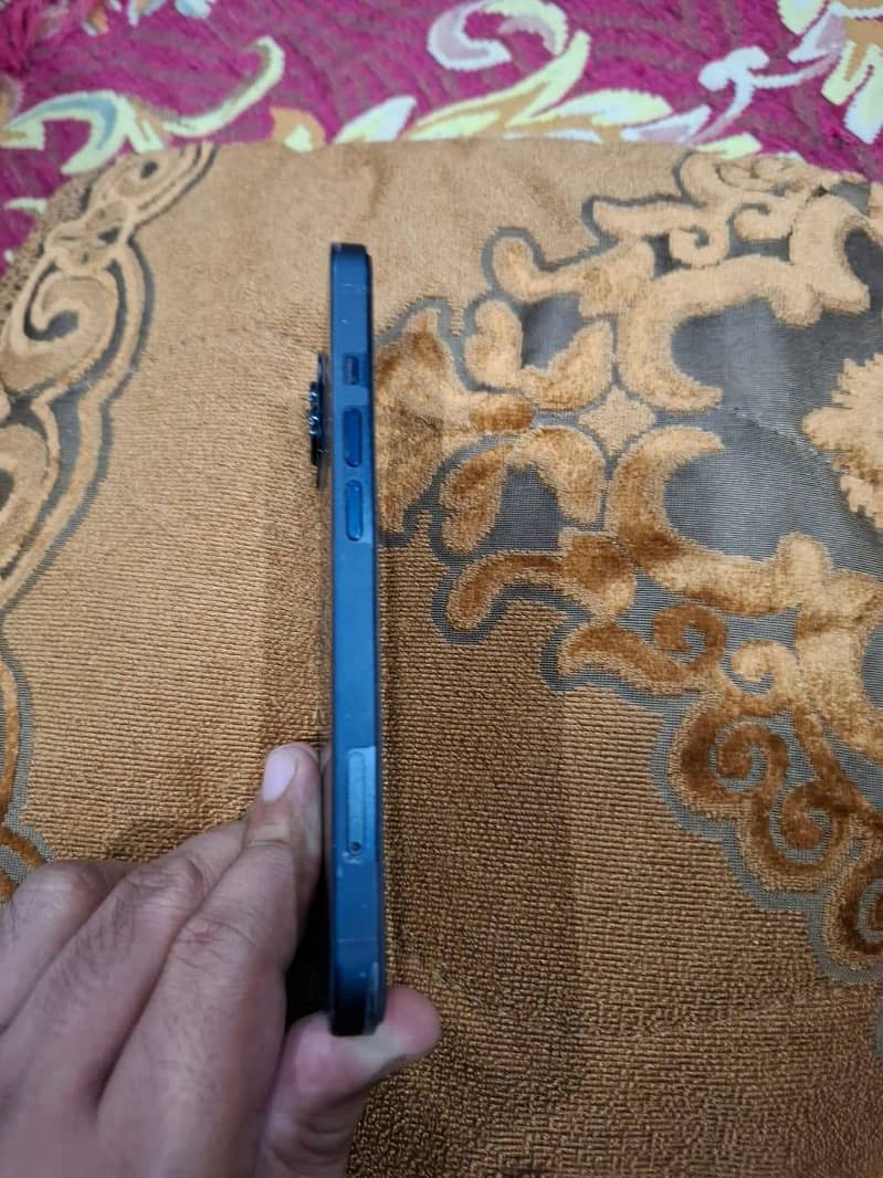 Apple iPhone 13 3