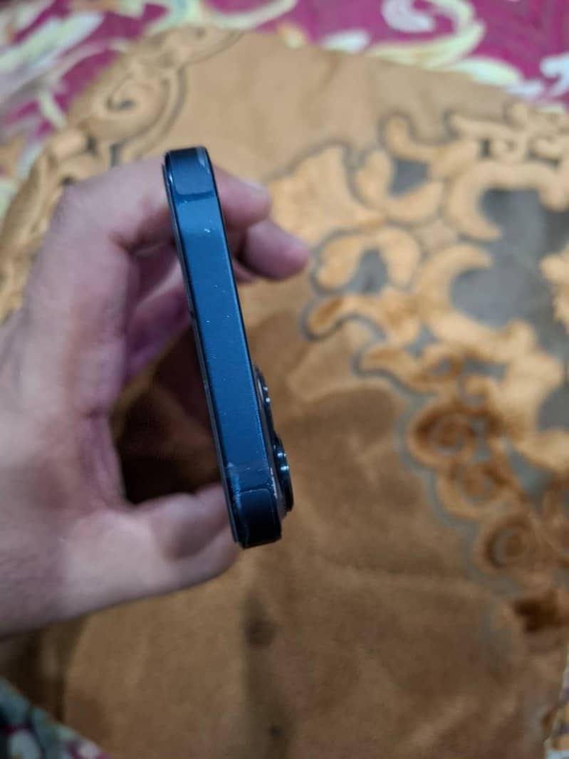 Apple iPhone 13 6