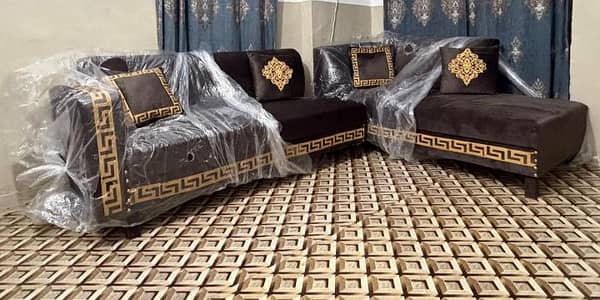 6 seater sofa set brand new with 4 cusions (03709572012)
