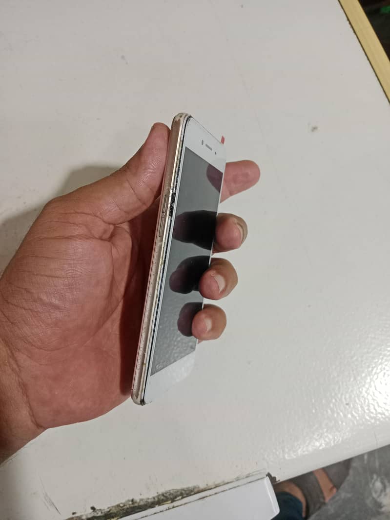 OPPO A37 5