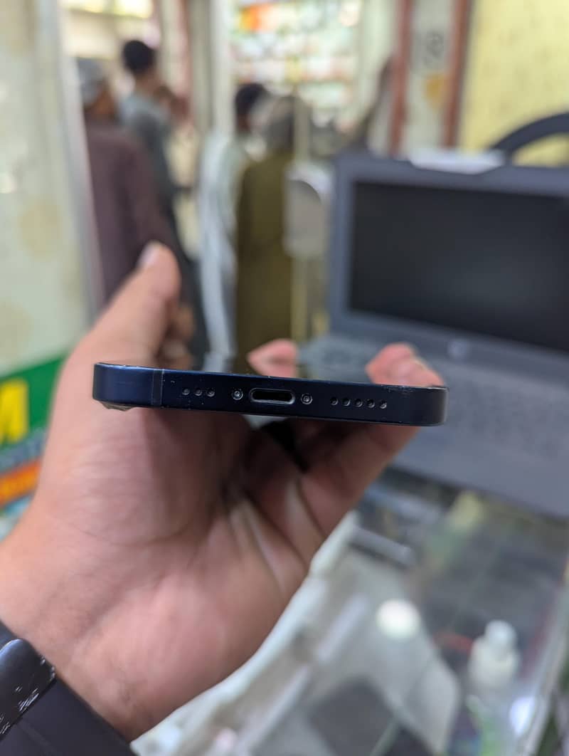 Apple iPhone 12 1