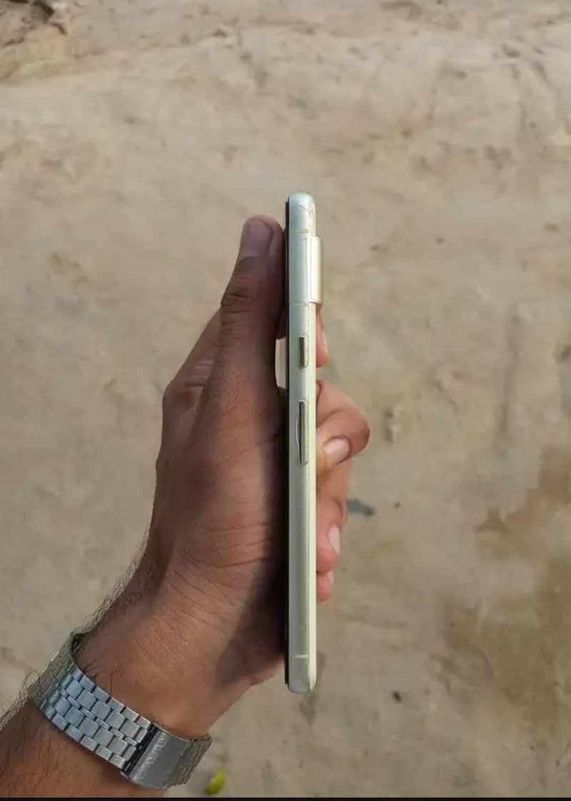 Google Pixel 7 4