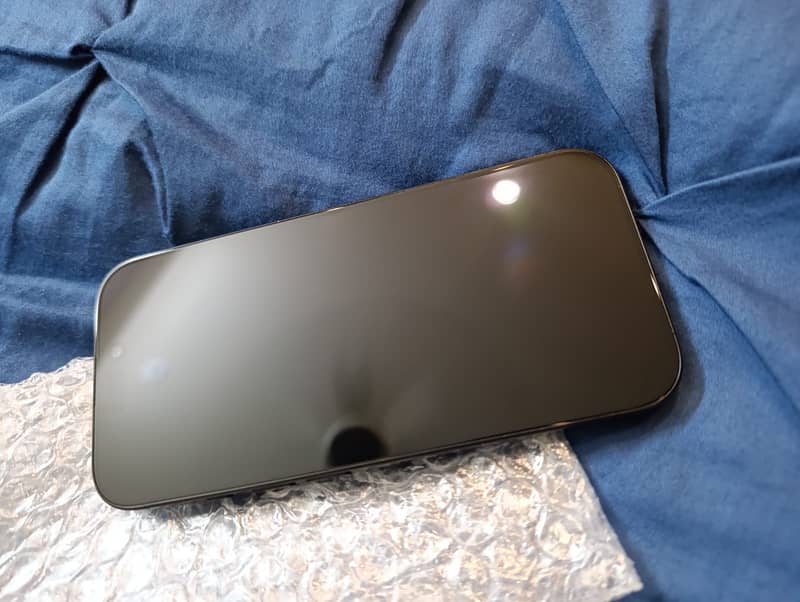 Apple iPhone 16 Pro 1