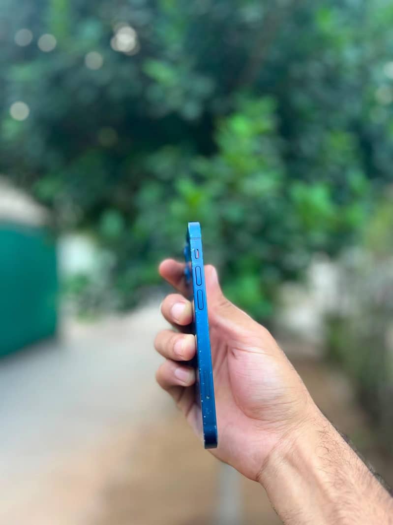 Apple iPhone 12 mini 1