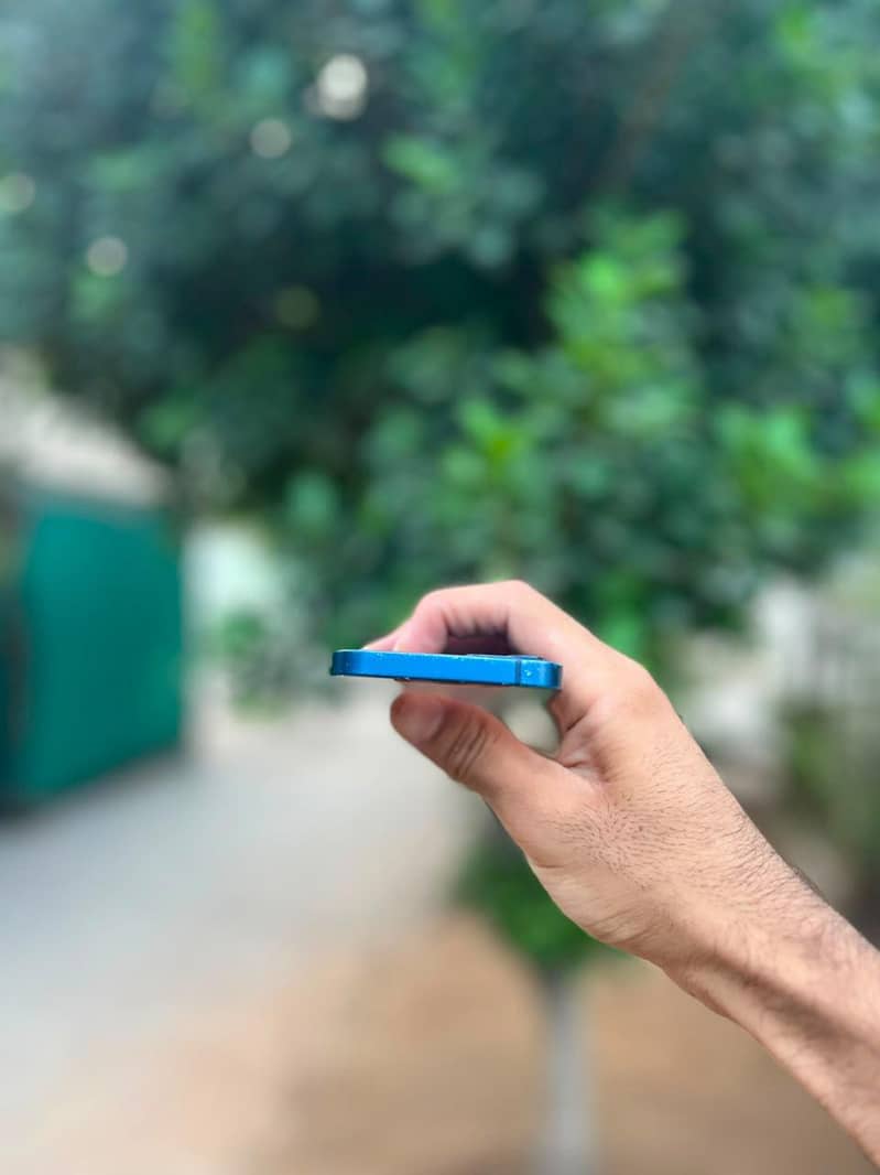 Apple iPhone 12 mini 4