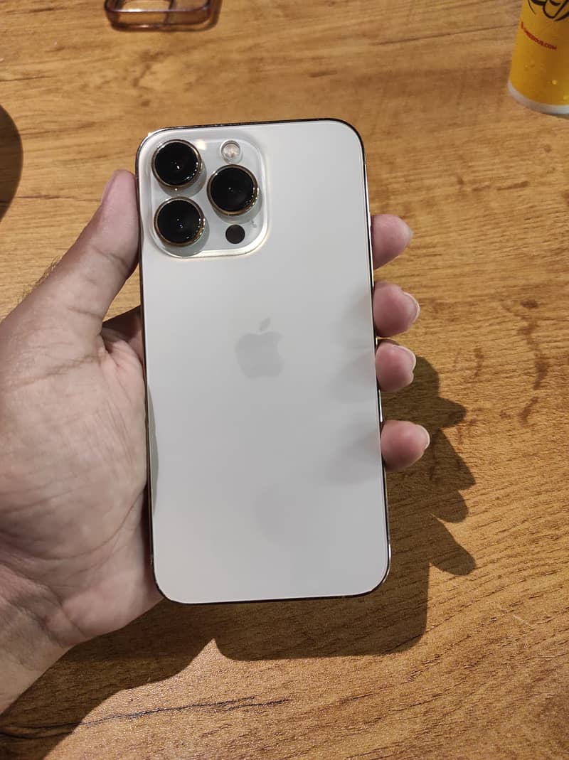 Apple iPhone 13 Pro 8