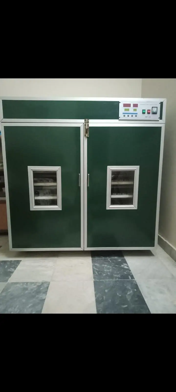 1600 eggs Incubator — photo 2