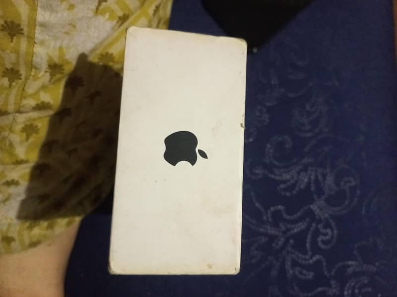 Apple iPhone Xs max 0