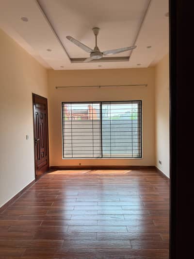 10 MARLA LOWER PORTION AVAILABLE FOR RENT IN LDA AVENUE J BLOCK