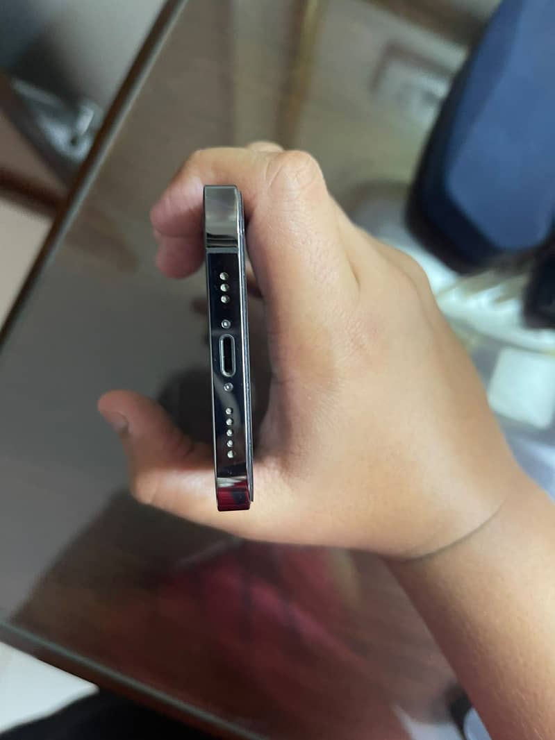 Apple iPhone 12 Pro 2
