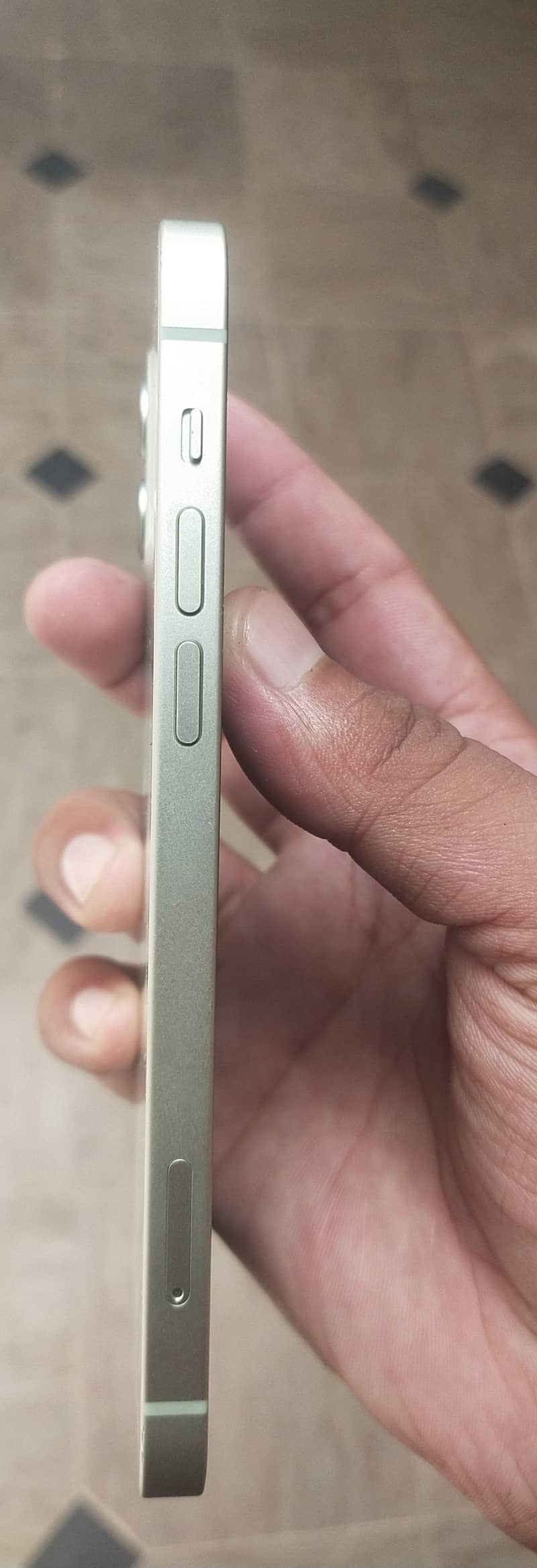 Apple iPhone 12 4