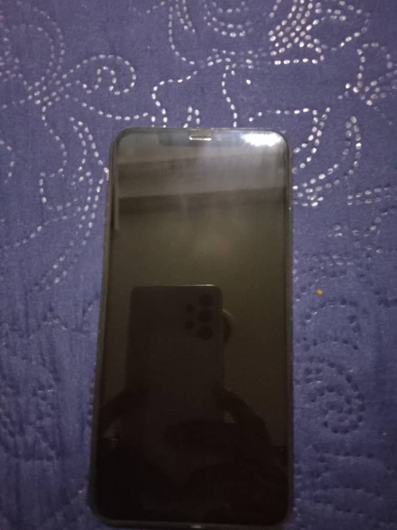 Apple iPhone Xs max 1