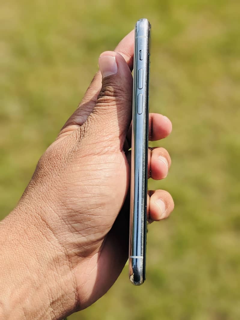 iPhone 11 Pro 5