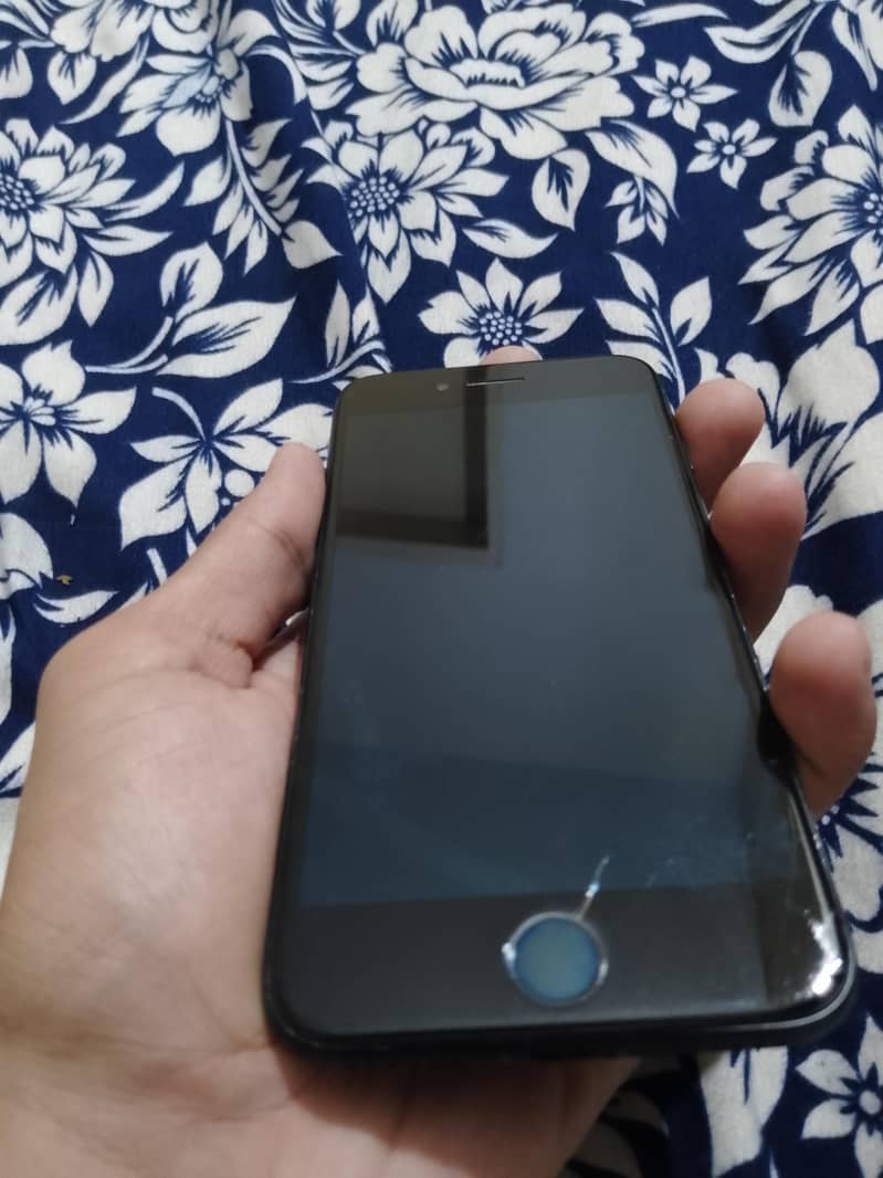 Apple iPhone 7 1