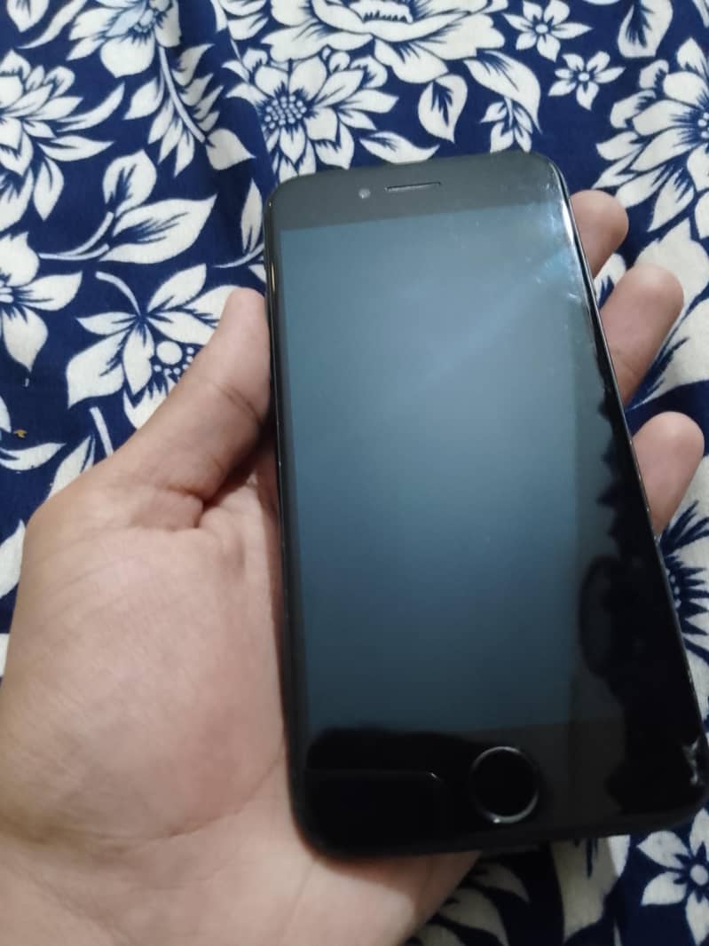 Apple iPhone 7 2