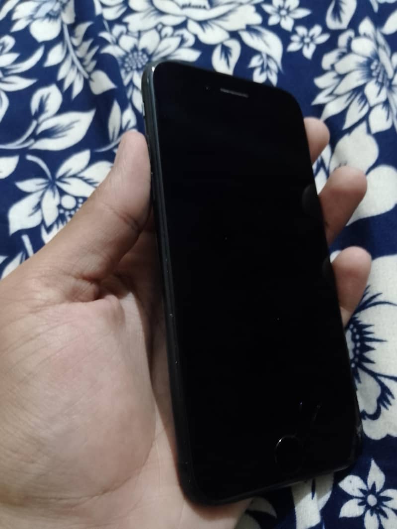 Apple iPhone 7 3