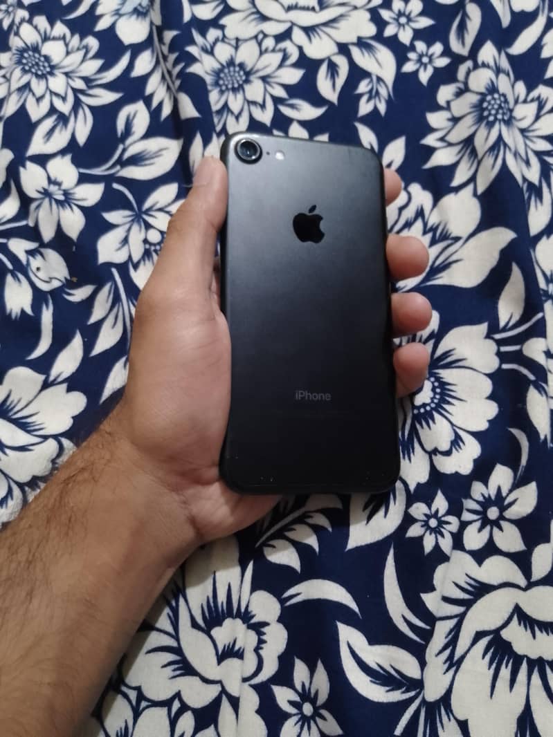 Apple iPhone 7 9