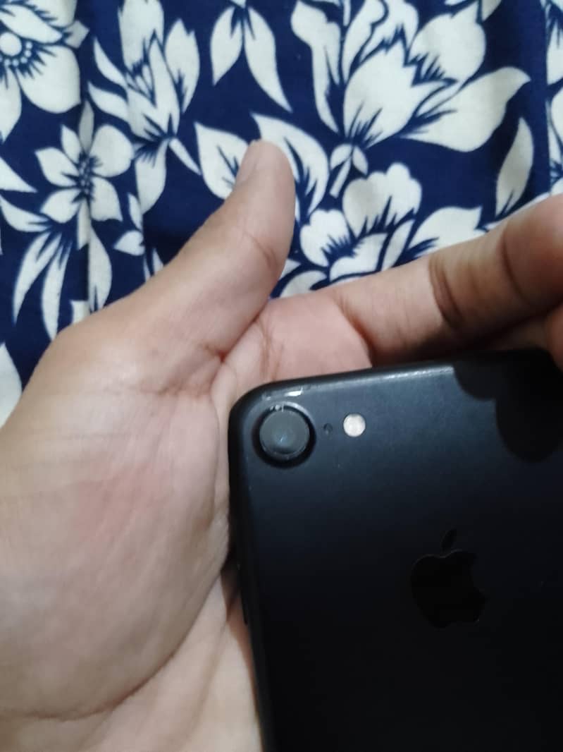 Apple iPhone 7 11